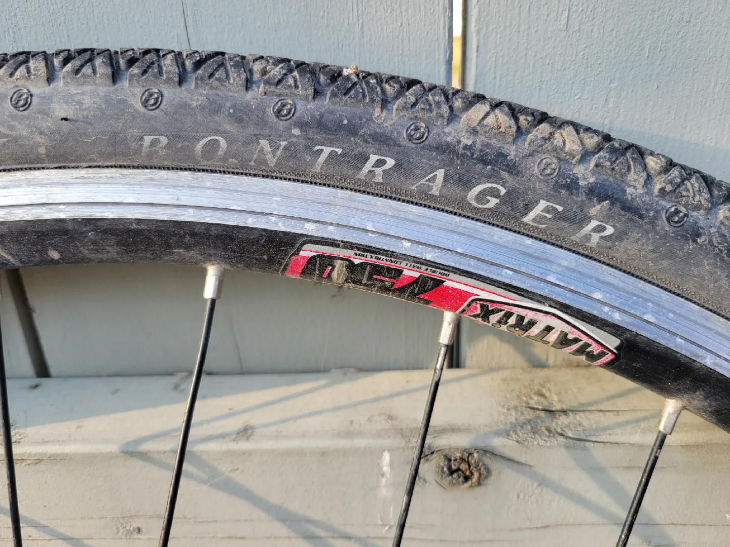 Bontrager Matrix 750 700x35c Bike Wheel image indicator(7)