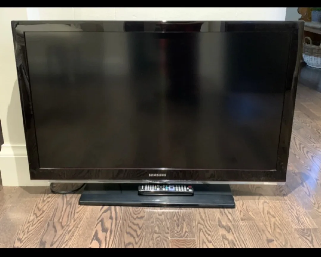 Samsung TV 43" thumbnail