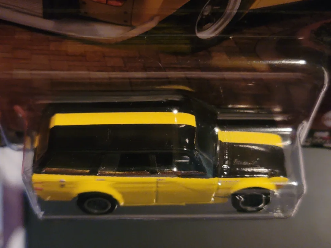 Hot Wheels Premium Datsun 510 Wagon image indicator(5)