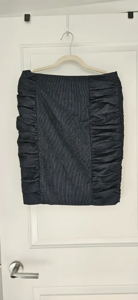 NEGOTIABLE - Cartonnier Skirt - Size Medium (US Size 6, UK 10) thumbnail