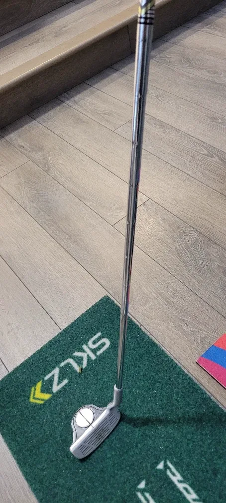 EZ Roll Chipping Iron Golf Putter image indicator(2)