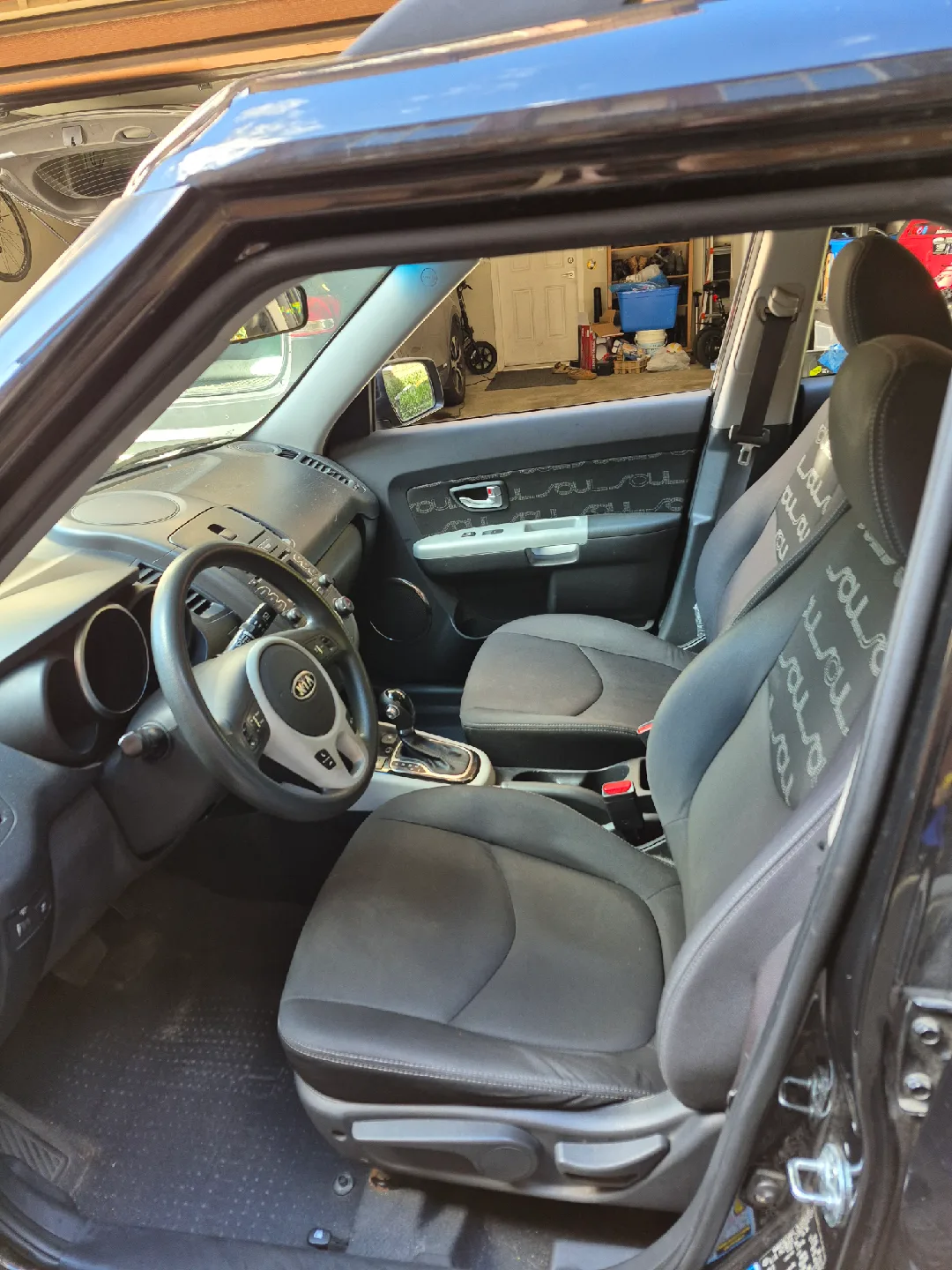 Black Kia Soul image indicator(7)