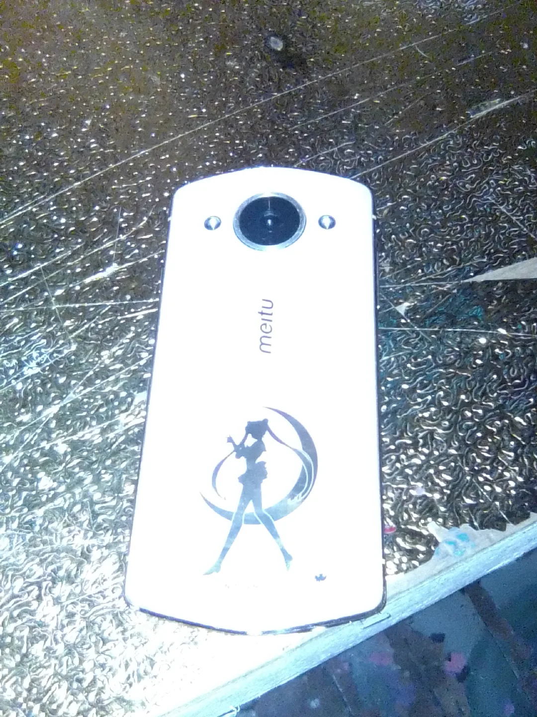 Meitu Phone with Sailor Moon Design image indicator(3)