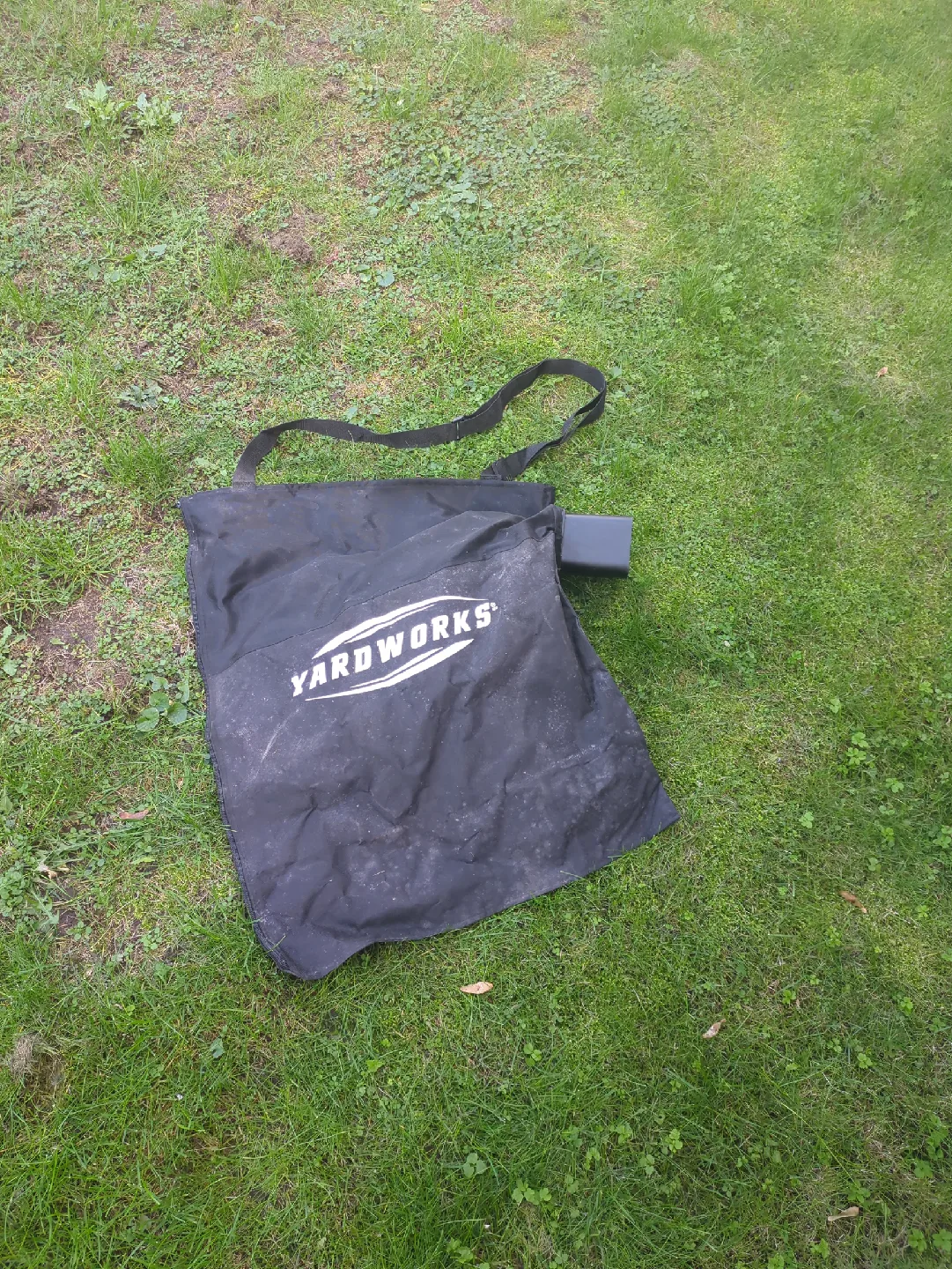 Yardworks 10A Leaf Blower/Vac  No Blower Attachment image indicator(4)