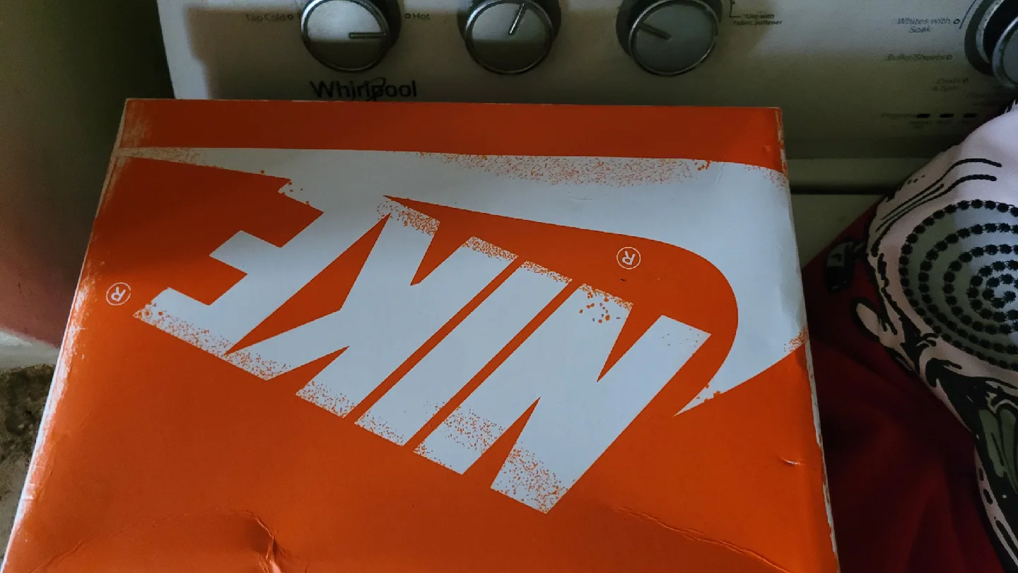 Nike Air Jordan 1 Retro High - Red/White image indicator(5)