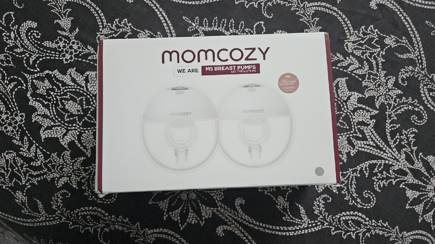 Momcozy M5 Breast Pumps - New in Box