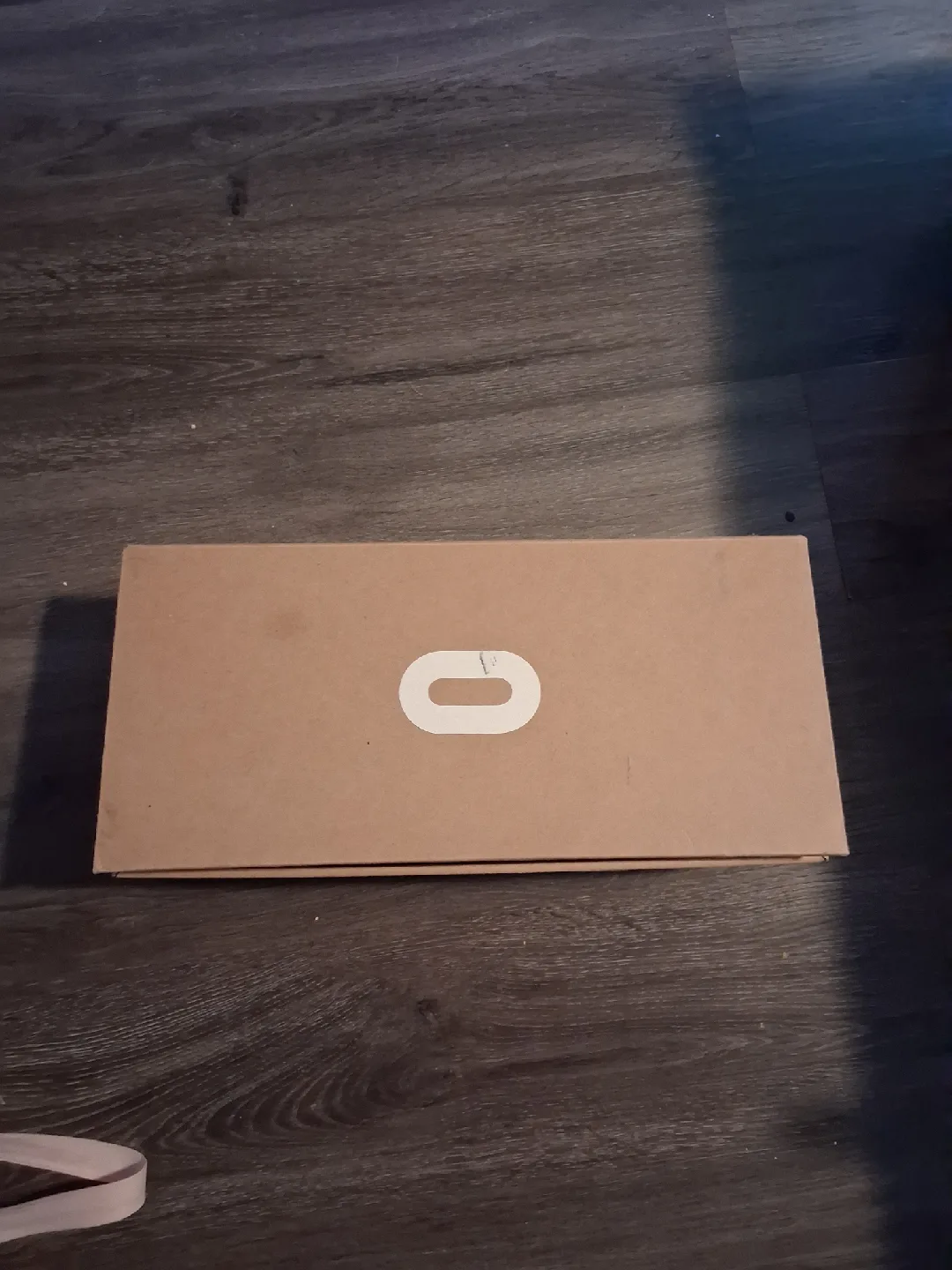 Occulus Meta Quest 2 VR Headset with Controllers image indicator(2)