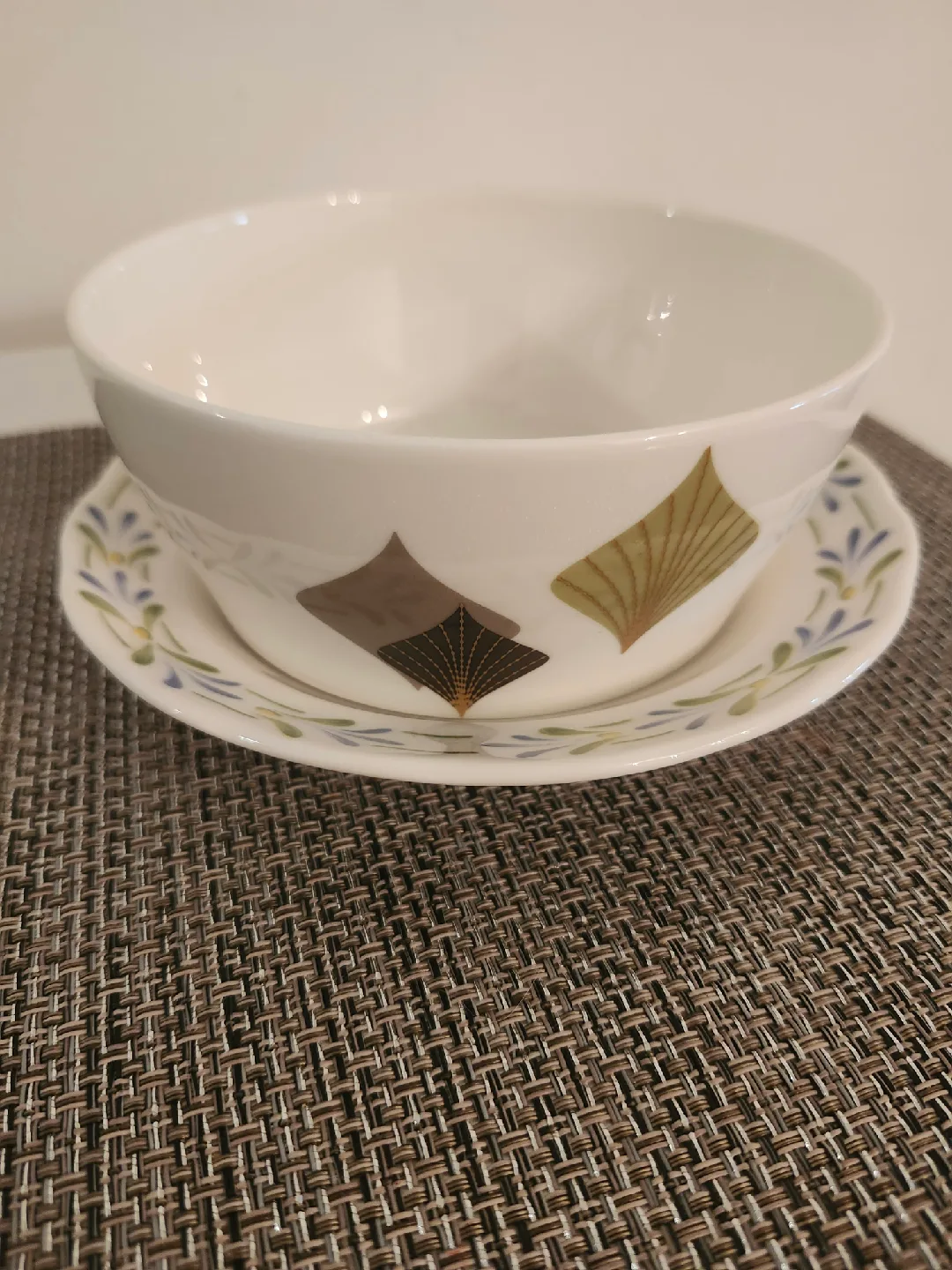 Hankook Bowl with Royal Doulton Saucer image indicator(4)