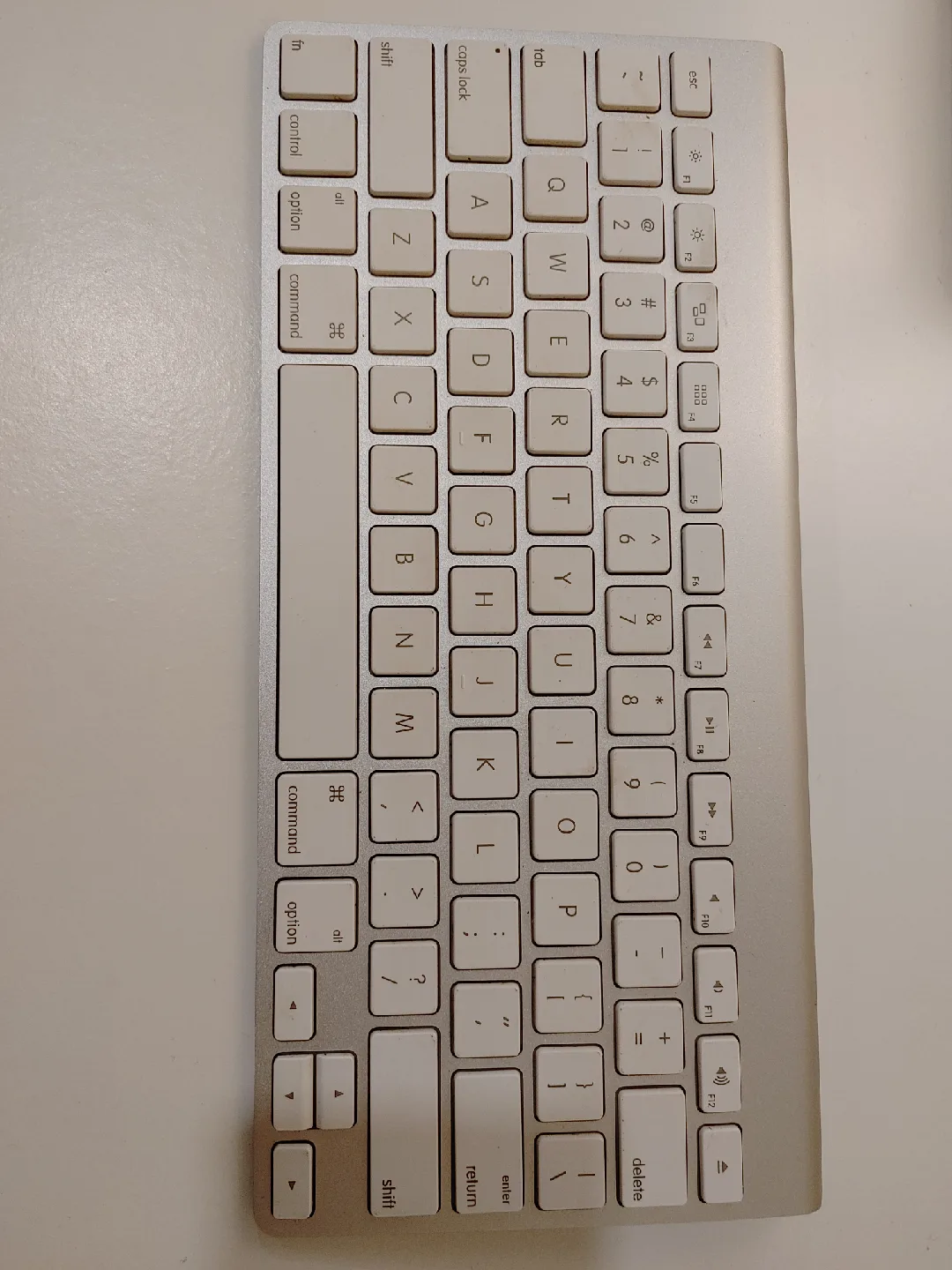 Apple Wireless Keyboard - Silver image indicator(5)