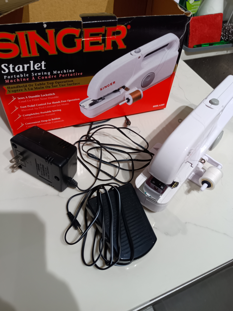 SINGER Starlet Portable Sewing Machine - Like New! - photo 3