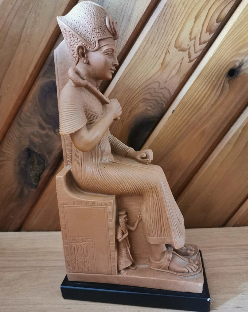 Egyptian Pharaoh Sculpture - photo 4