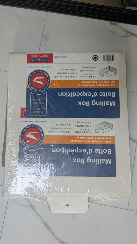 Canada Post Medium Mailing Box thumbnail