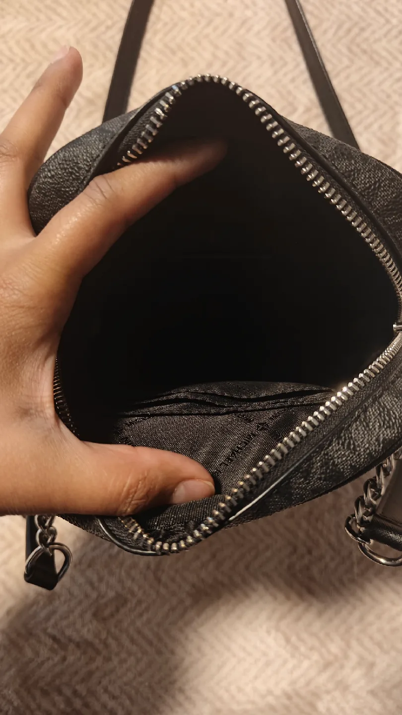 Micheal Kors Crossbody image indicator(5)