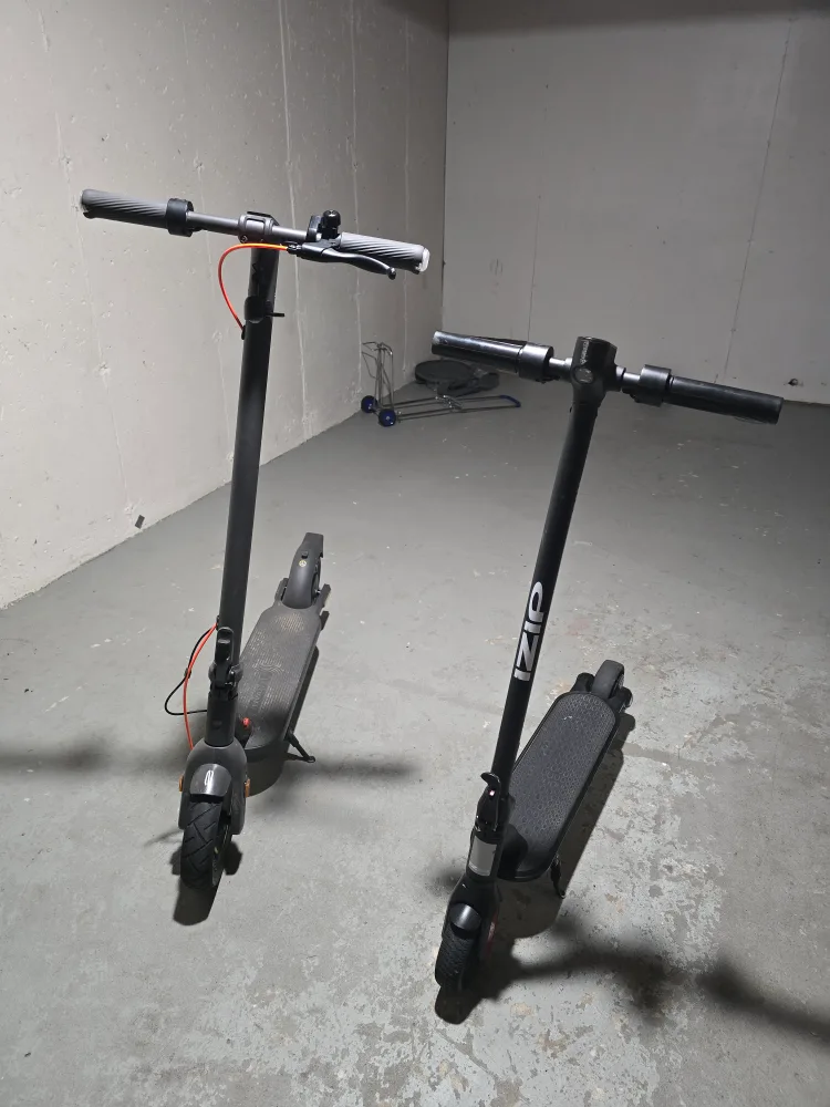 Two Electric Scooters - I zip and Ivanti image indicator(5)