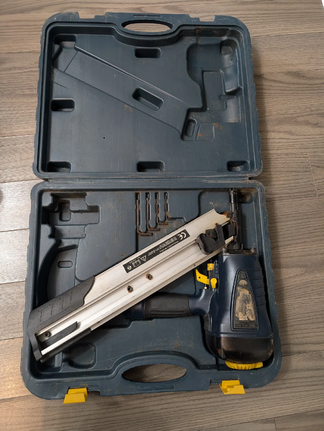 Mastercraft 34⁰ air powered nail gun thumbnail