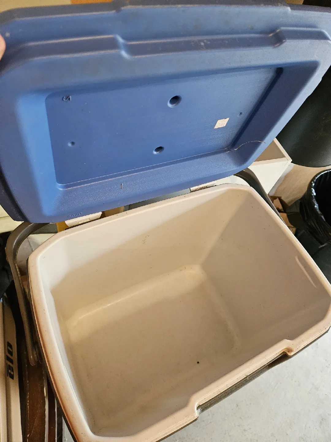 Coleman Excursion 30 Quart Cooler image indicator(3)