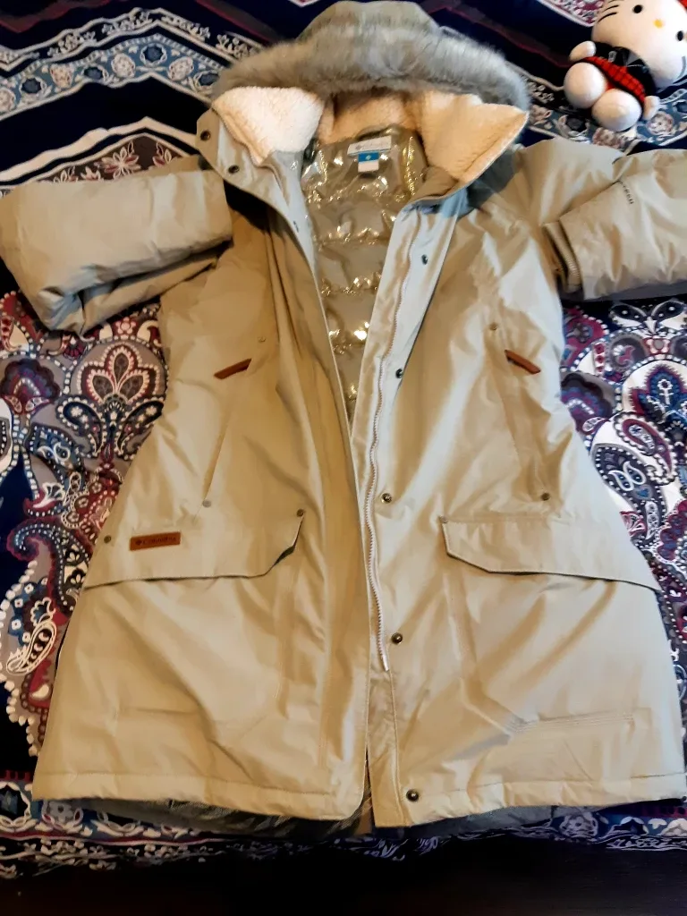 Columbia Winter Coat with Fur Hood image indicator(2)