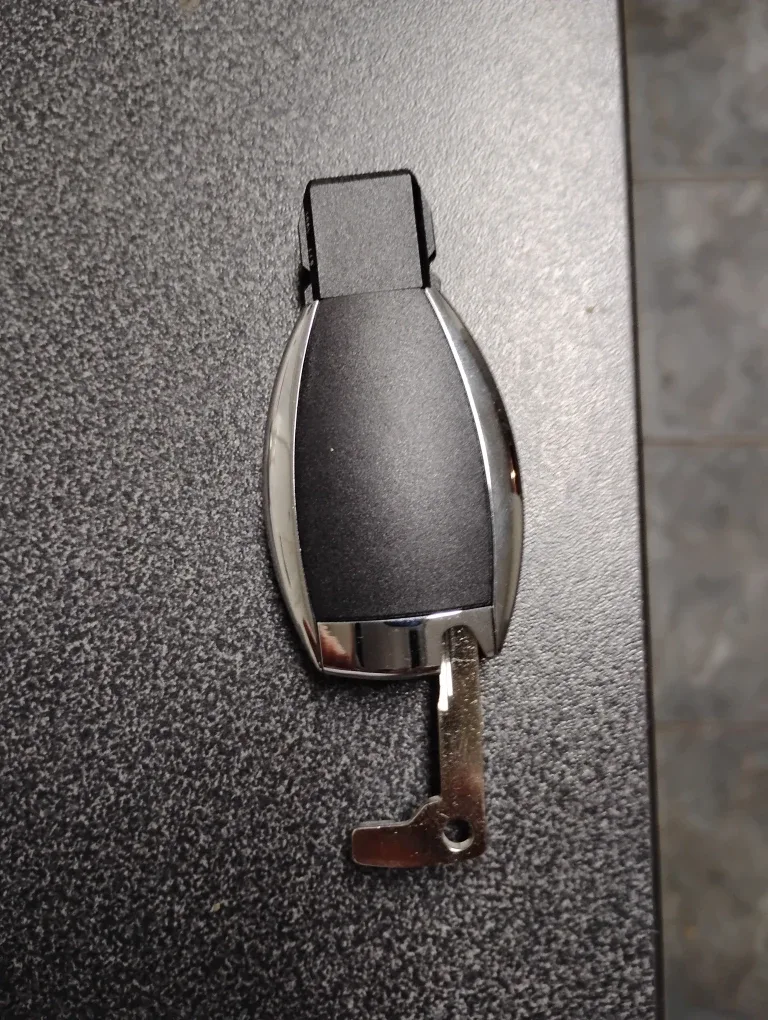 Mercedes-Benz Car Key image indicator(2)