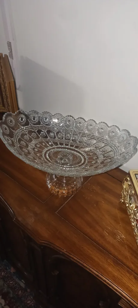 Bohemia Crystal Footed fruit bowl $20 image indicator(2)