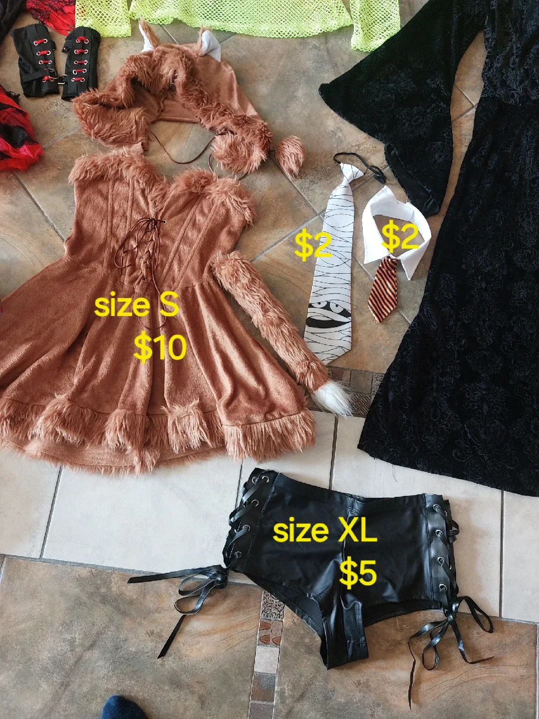 Halloween costumes accessories kids adults image indicator(5)