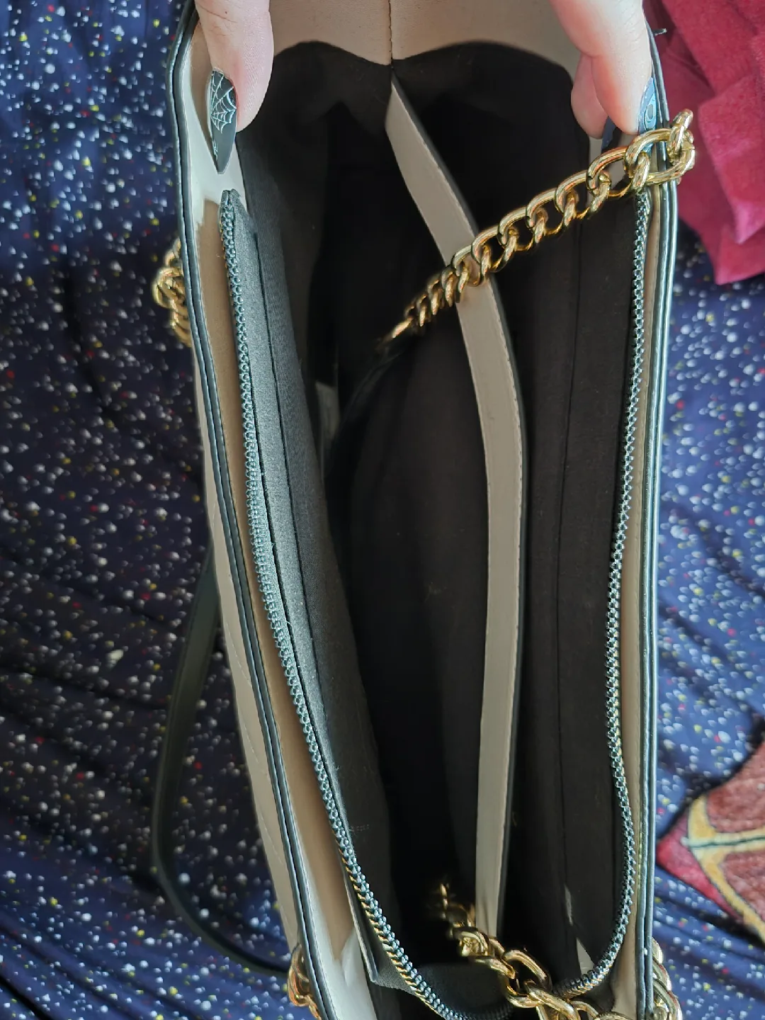 Beige Handbag with Gold Chain image indicator(2)