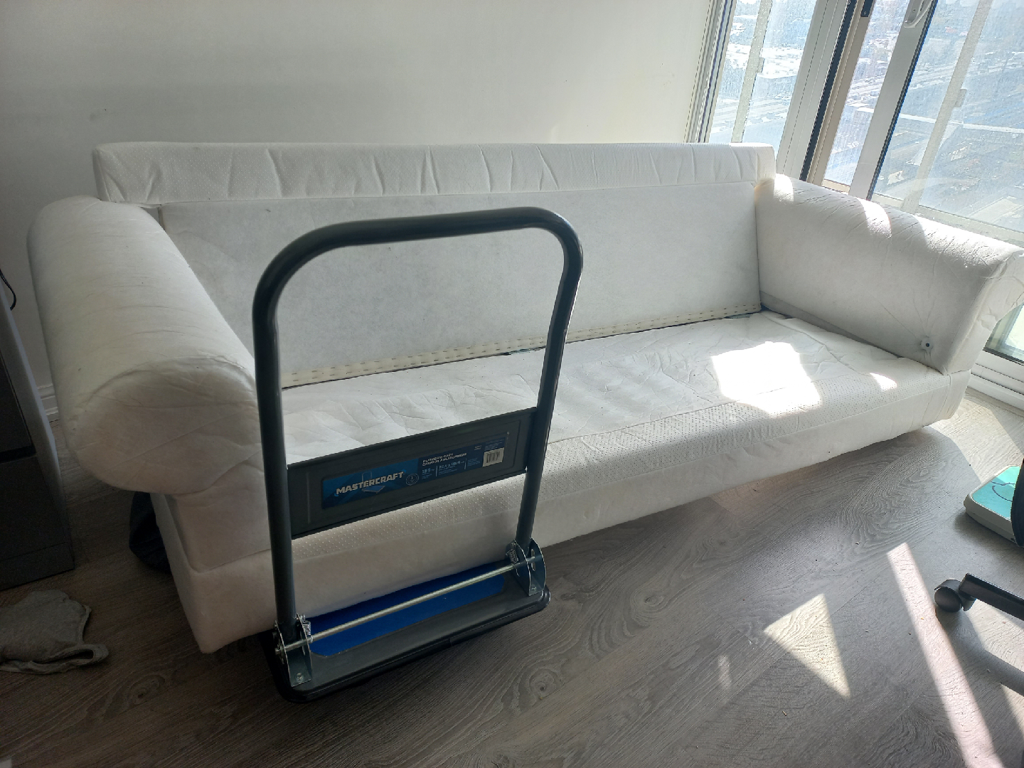 WANTED ✨️ Help for throwing furnitures