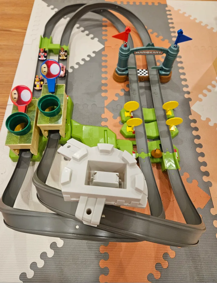 Mario Kart Circuit Track Set image indicator(2)