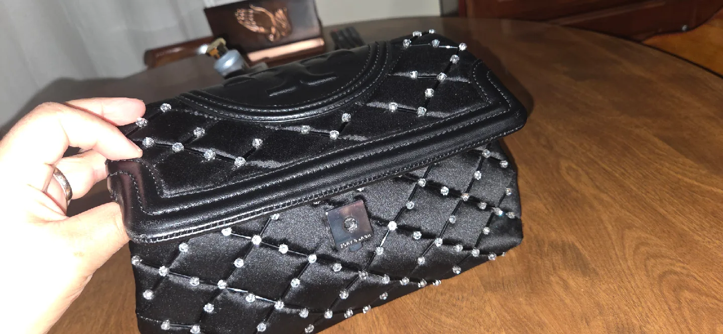 Tory Burch Black Quilted Shoulder Bag image indicator(2)