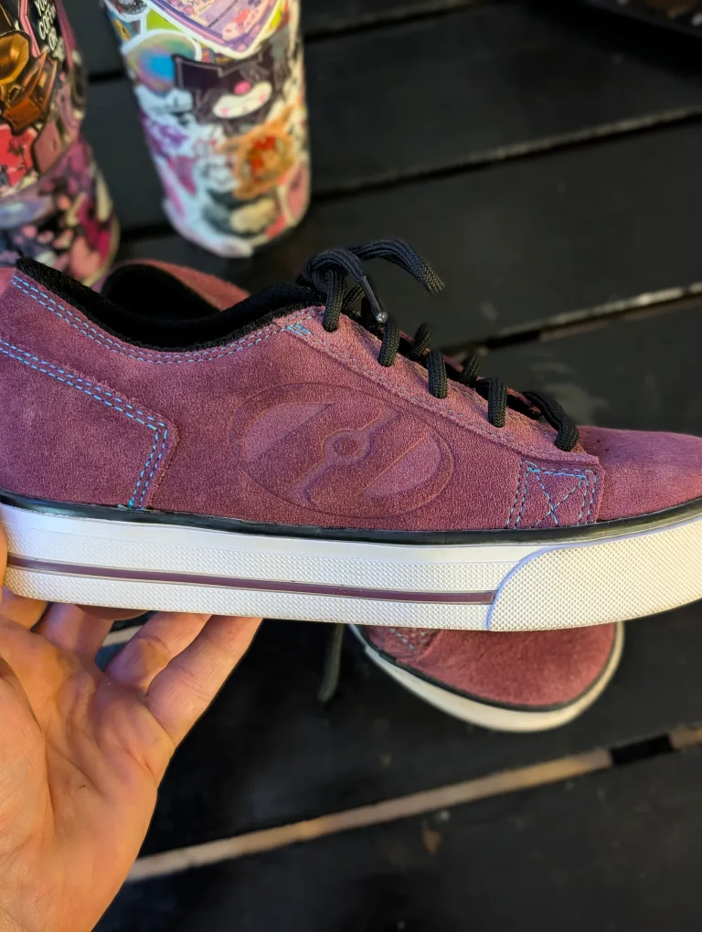 kidsHeelys Roller Shoes - Burgundy image indicator(3)