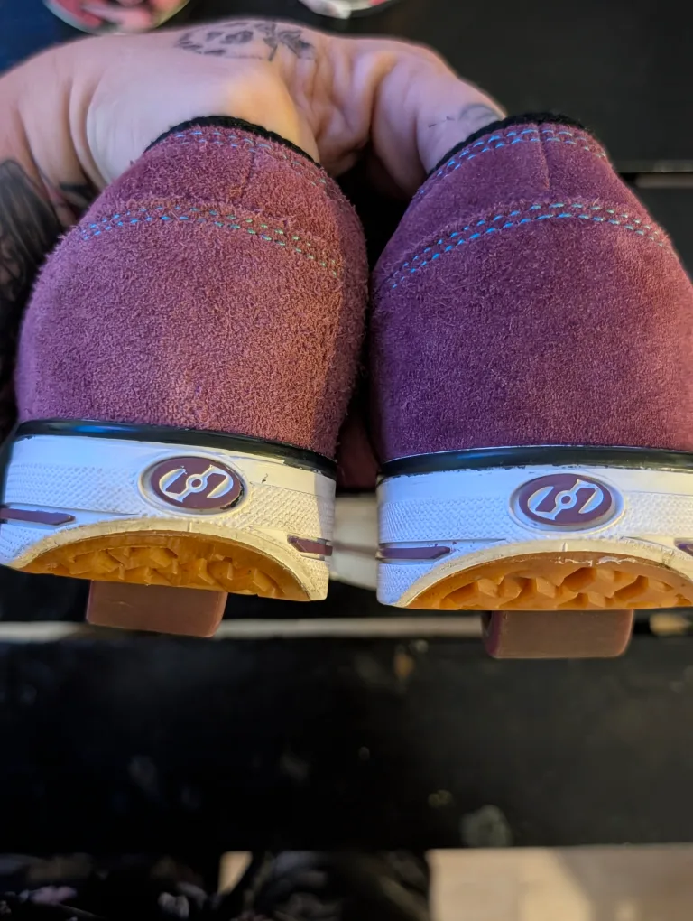 kidsHeelys Roller Shoes - Burgundy image indicator(5)