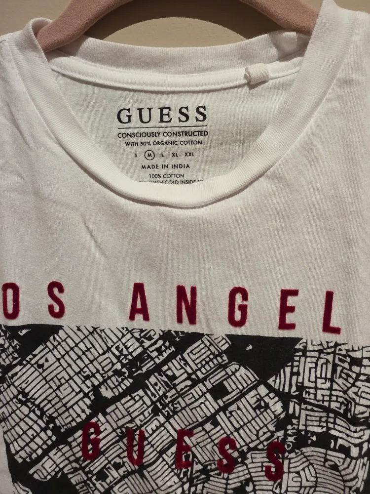 GUESS Los Angeles White T-Shirt - Size M image indicator(2)