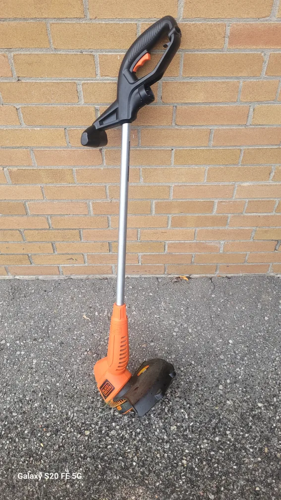 Black+Decker ST7700 Electric Grass Trimmer thumbnail