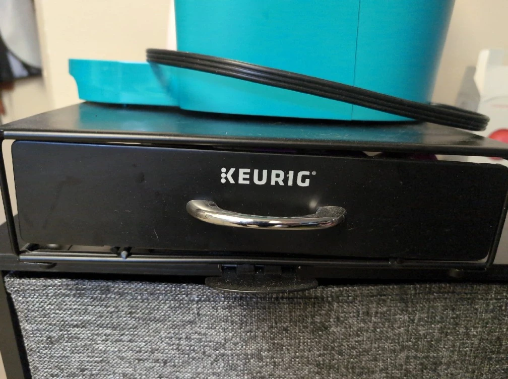 Keurig Coffee Maker + K-Cups & Cleaning Kit - photo 4
