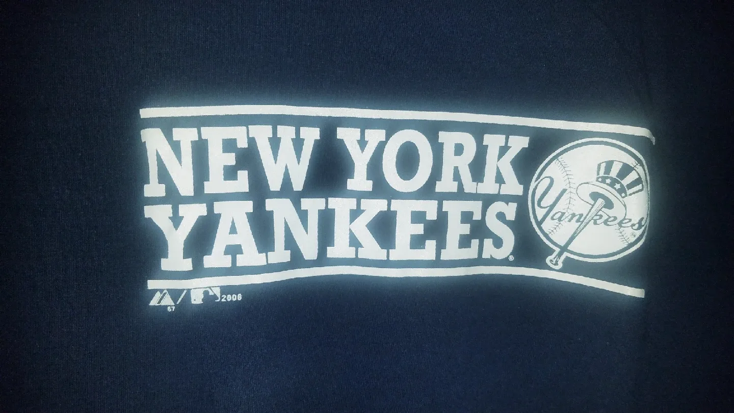 Navy Blue New York Yankees T Shirt Ladies / Youth Size L image indicator(2)