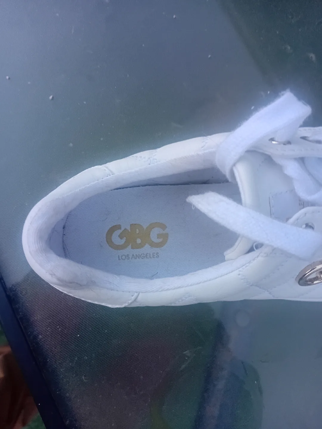 Brand new never Worn Womens size 9M Guess shoes image indicator(3)