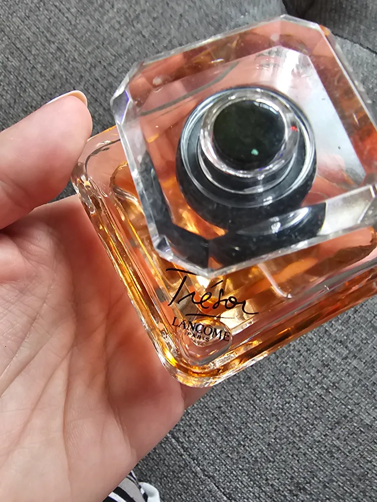 Lancôme Trésor Perfume thumbnail