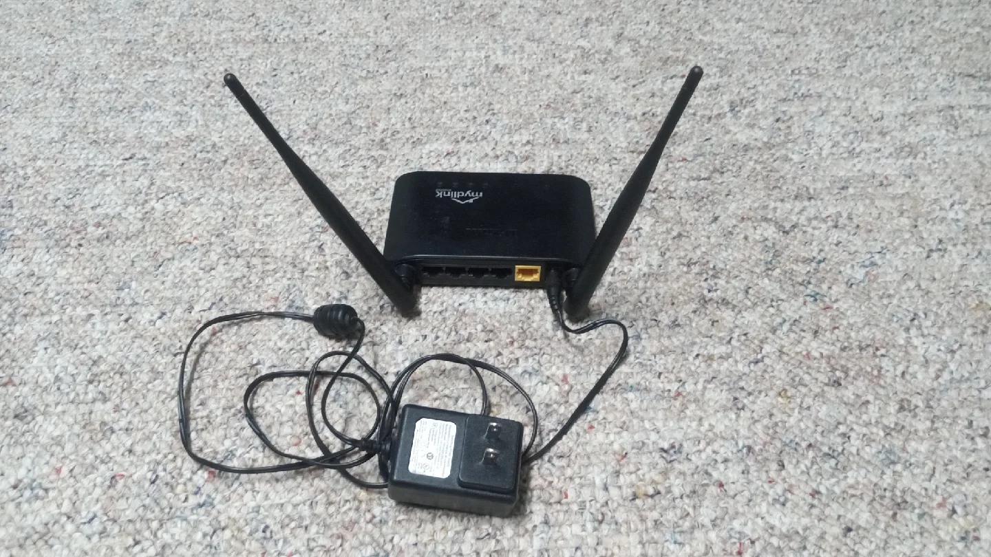 D-Link DIR-825 Router image indicator(2)