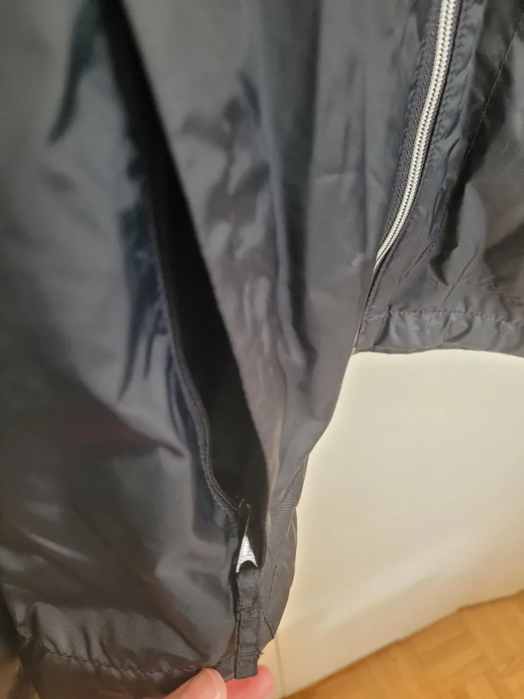 Columbia Black Rain Jacket WM image indicator(3)