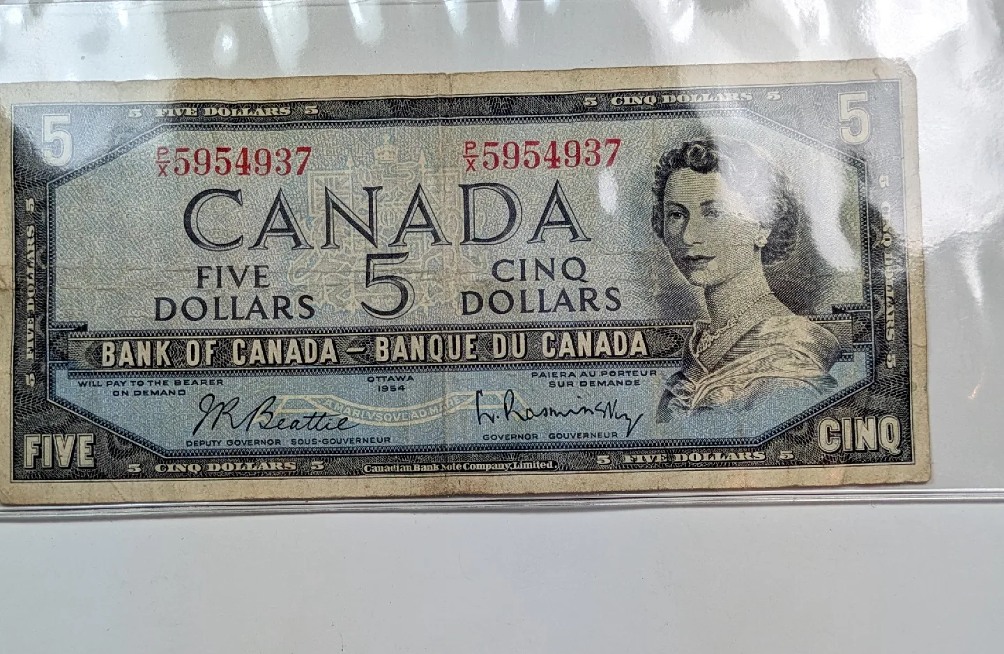 1954 Lot of Canadian Bills -$1, 2$ and 5$ image indicator(3)