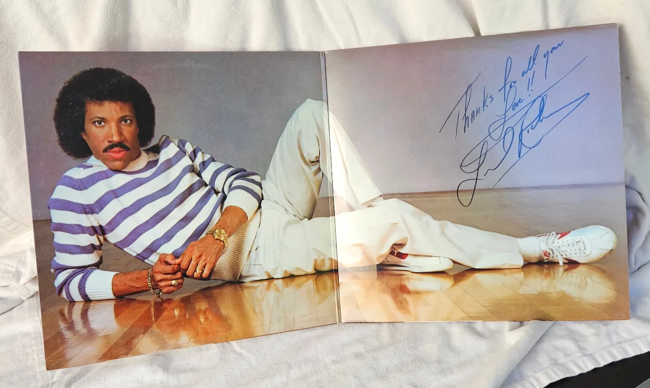 Lionel Richie Original 1982 Gatefold Vinyl LP image indicator(3)