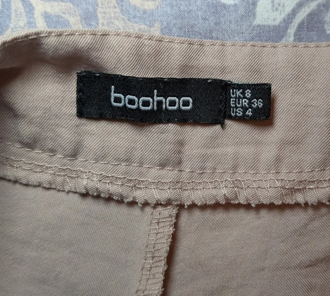 Boohoo Ruffle Pants - Size US 4 image indicator(5)