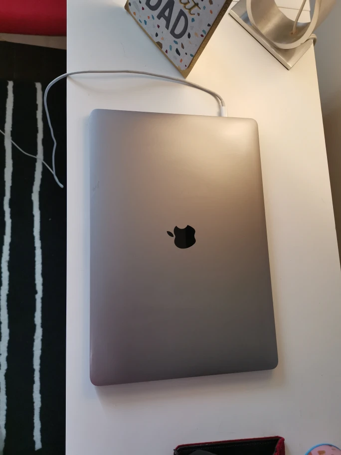 Apple MacBook Pro 15-inch 2019 - photo 4