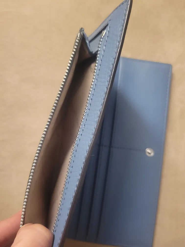 Michael Kors Leather Wallet image indicator(3)