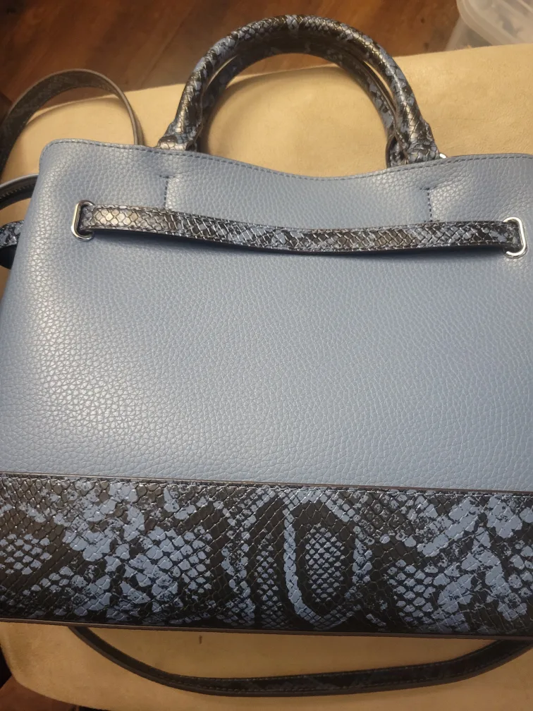 Michael Kors Leather Wallet image indicator(8)