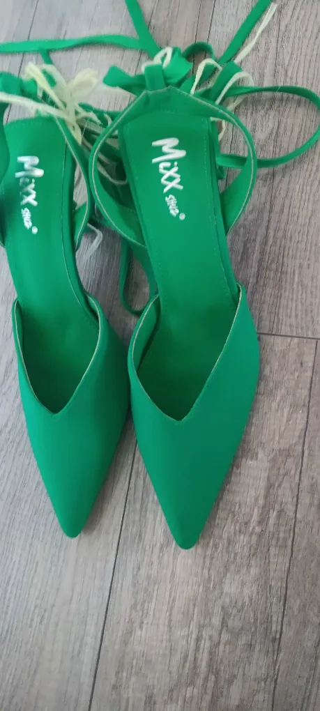 Mixx Shuz Green Heels thumbnail