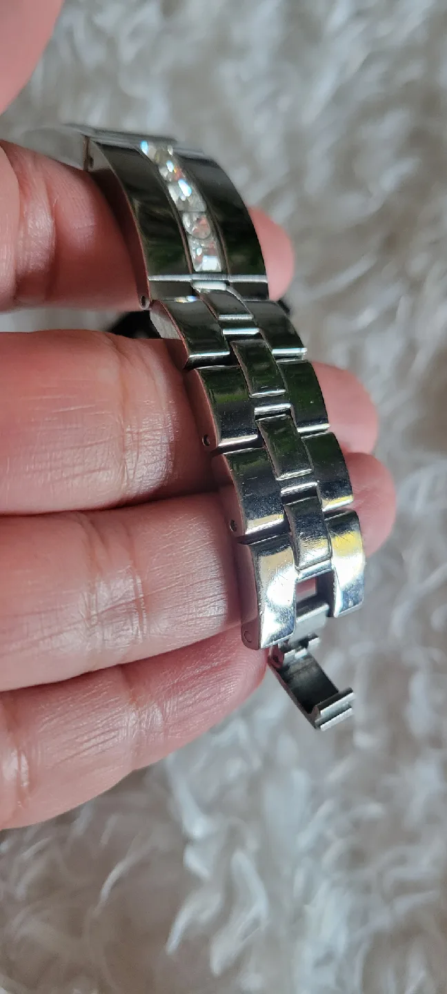 Guess Women's Silver Watch image indicator(4)