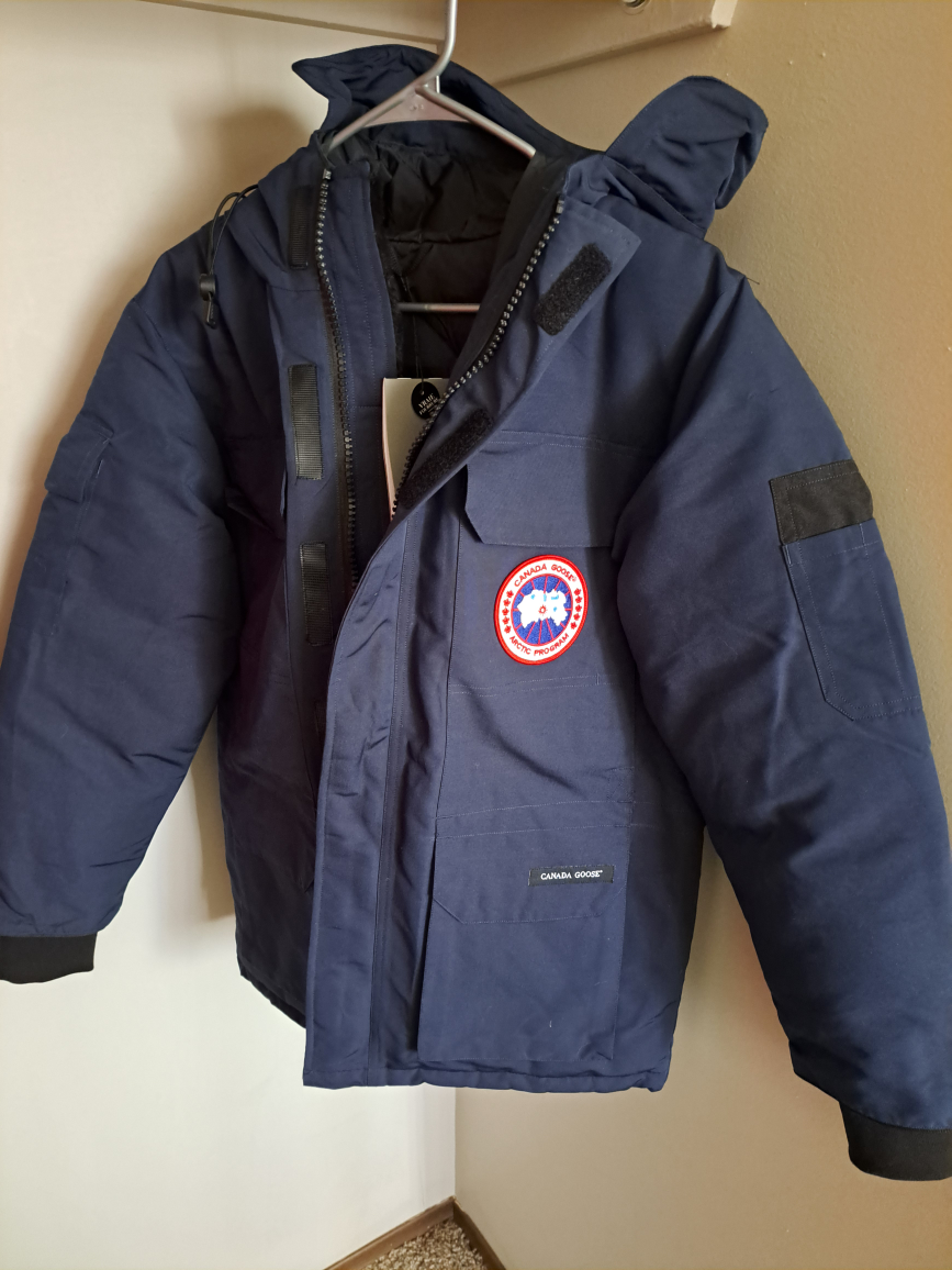Canada Goose Expedition Parka - Size M - photo 2