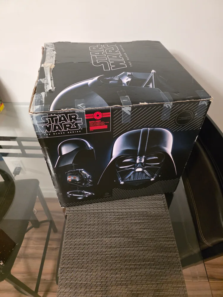 Star Wars The Black Series Darth Vader Premium Electronic Helmet image indicator(3)