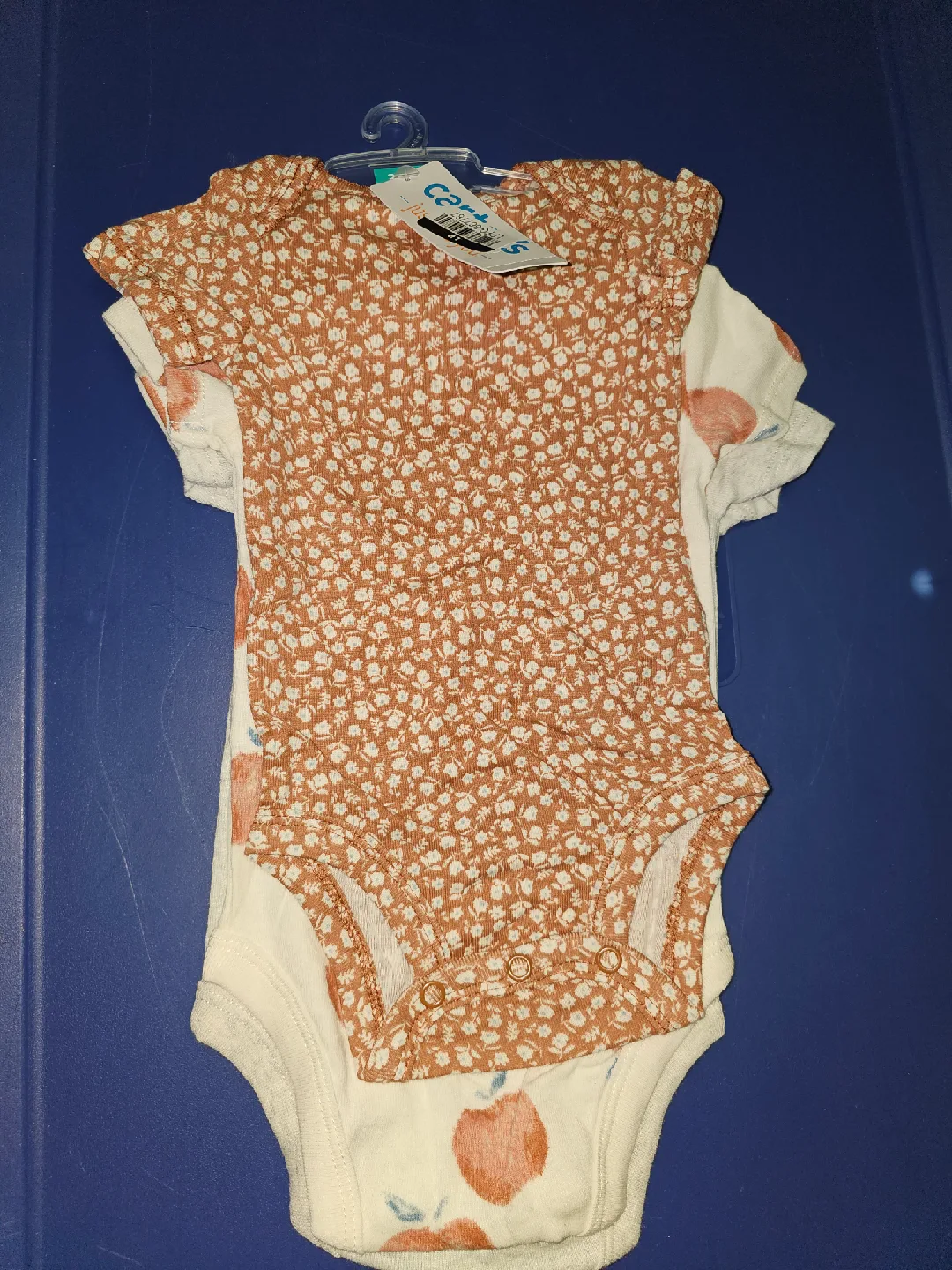 🥕Baby Clothes Bundle: Rompers, Outfits, Socks image indicator(2)