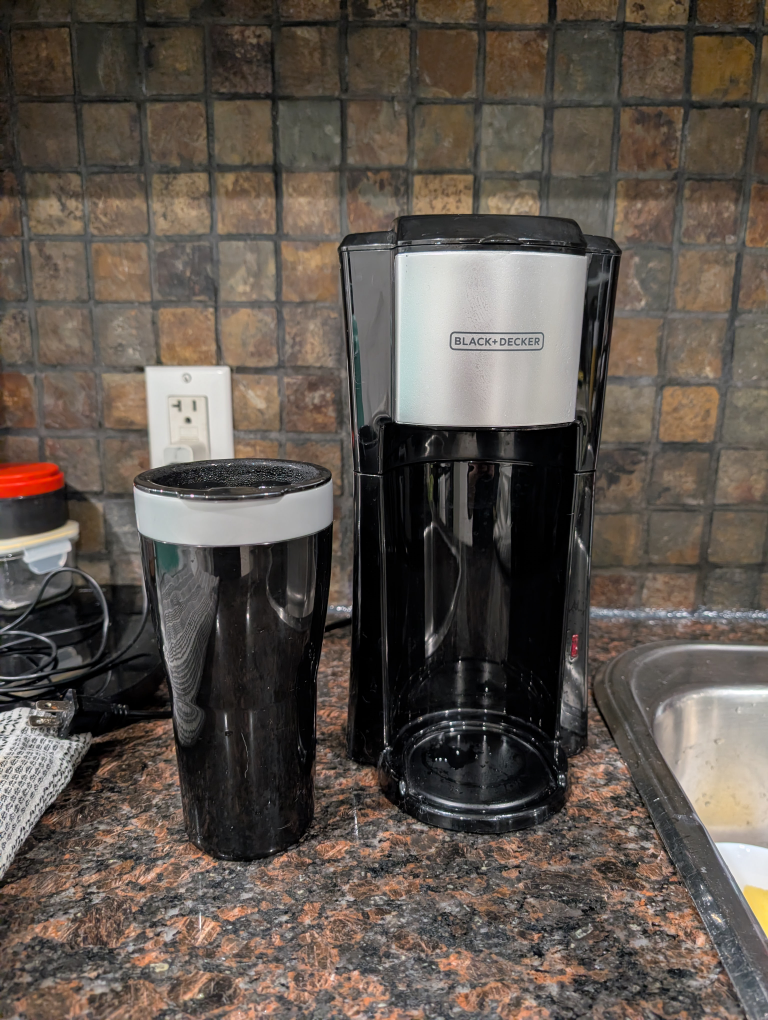 Black+Decker Coffeemaker with Travel Mug - photo 4